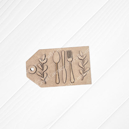 Add a touch of Thankful Decor Set style with Janet's Craft Corner Thankful Mini Shelf Sitters, a DIY seasonal home decor kit featuring brown kraft paper tags with utensil cutouts, perfect for personalized decorations. Set of 1.